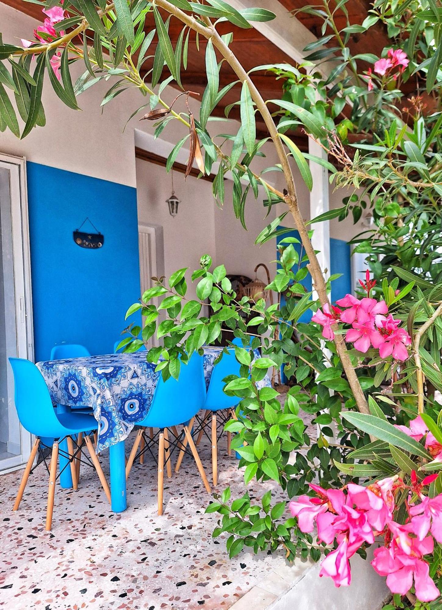 Lemami Seafront Bungalows Kávos Værelse billede